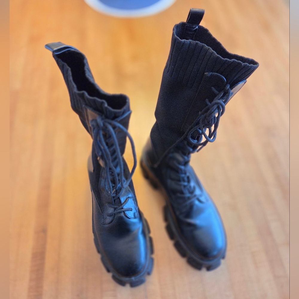 Black Lace-Up Women's Boots Size 9 - Picture 2 of 7